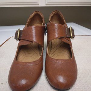 Brown Clarks leather heels